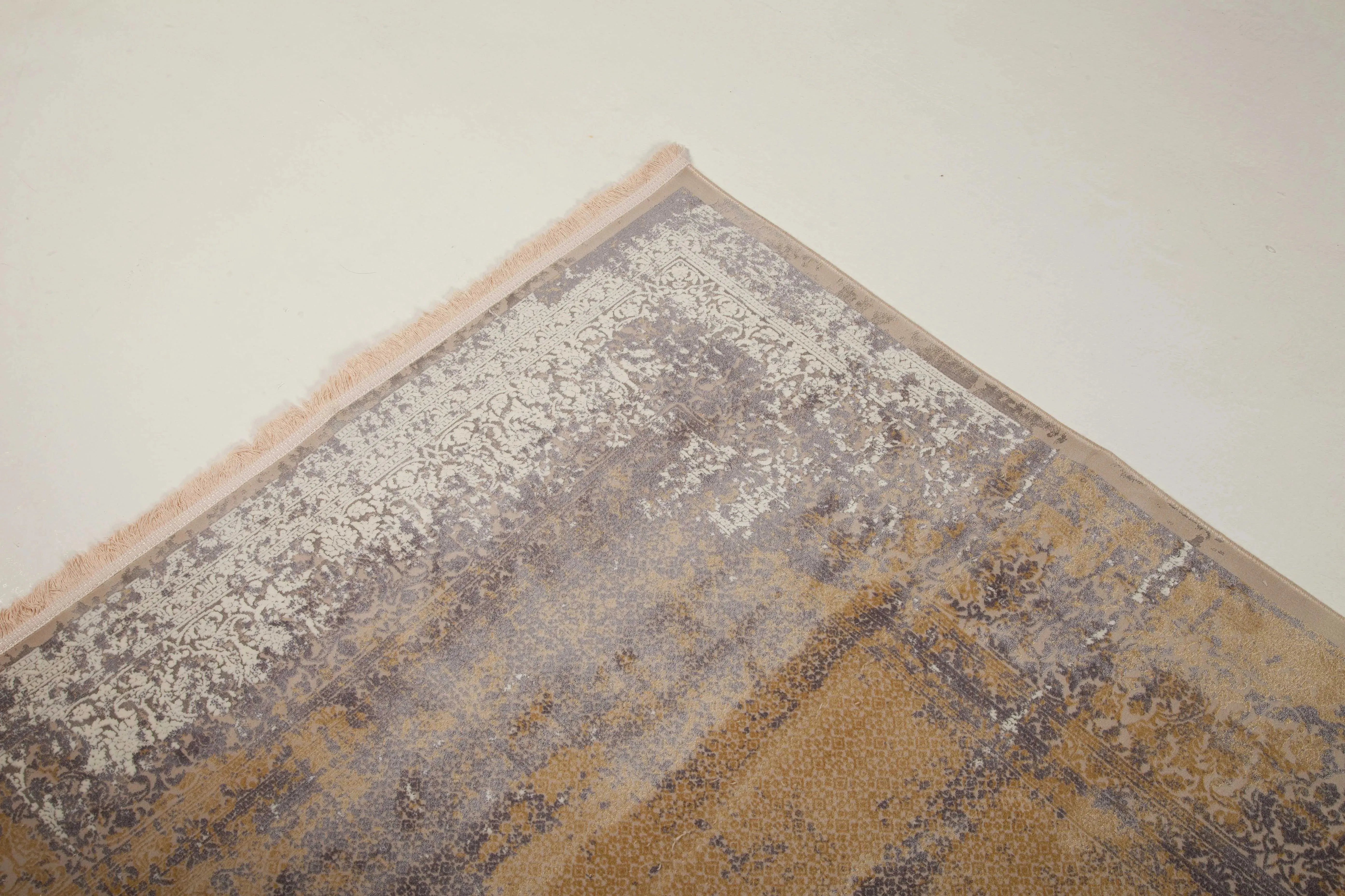 Zennova Carpet : C056401 Color CREAM : Modern Machine Made - Zennova Carpet