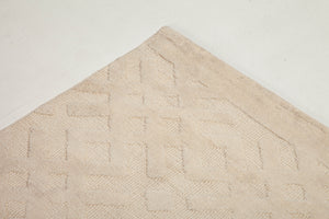 Carpet Code : CALLA-01 Color IVORY - Zennova Carpet