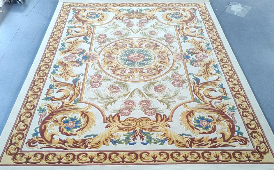 Classic Hand Tufted Carpet : AA-ZA-004 - Color : Iron Red & Green -