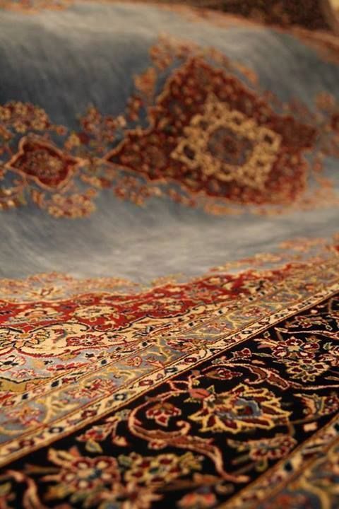 Ultimate Guide: How to Choose the Best Silk Carpets for Your Living Room