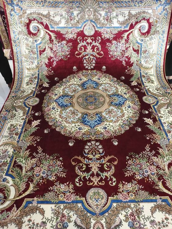 Best Silk Carpet Colors for Modern Home Interiors: Embracing Contemporary Style
