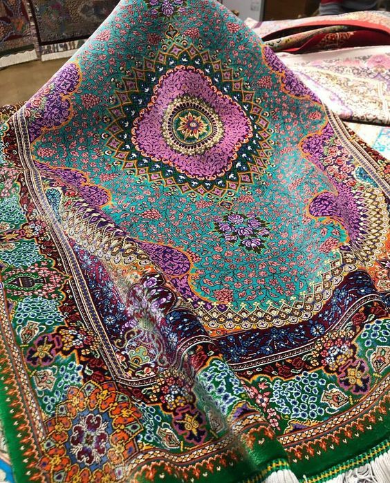 From Cocoon to Carpet: Understanding the Silk Manufacturing Process
